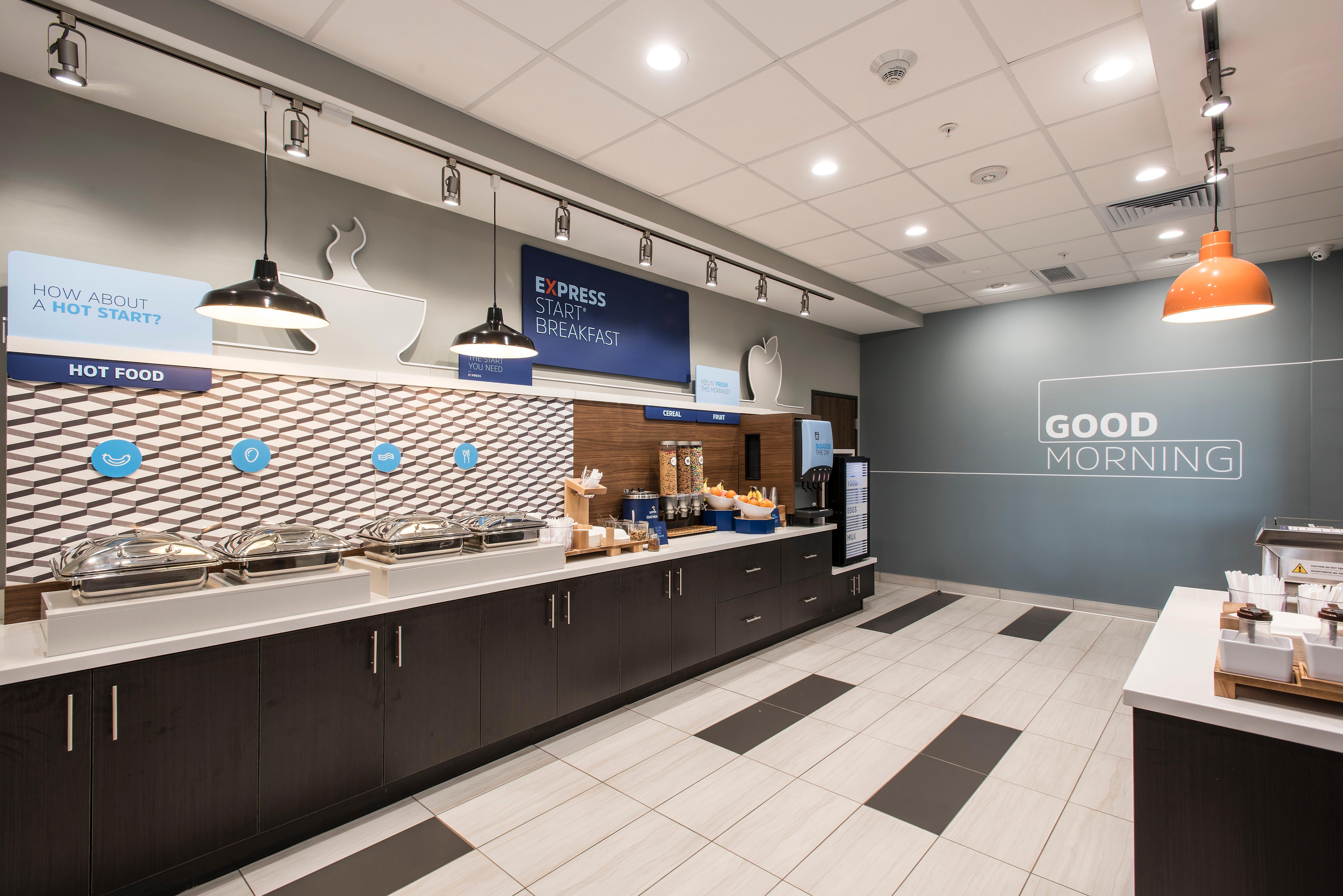 Holiday Inn Express & Suites - Phoenix North - Happy Valley By Ihg Exterior photo