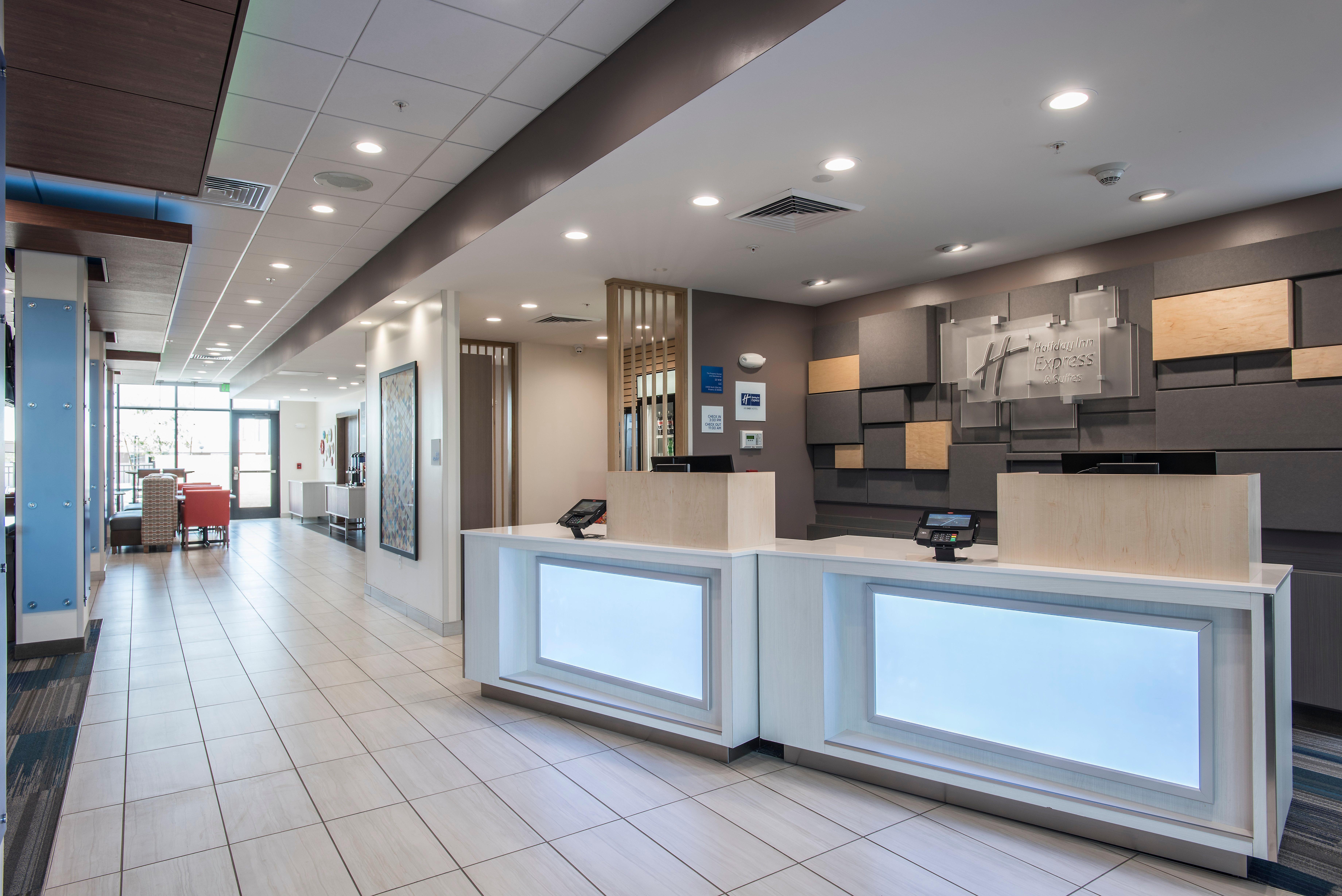 Holiday Inn Express & Suites - Phoenix North - Happy Valley By Ihg Exterior photo