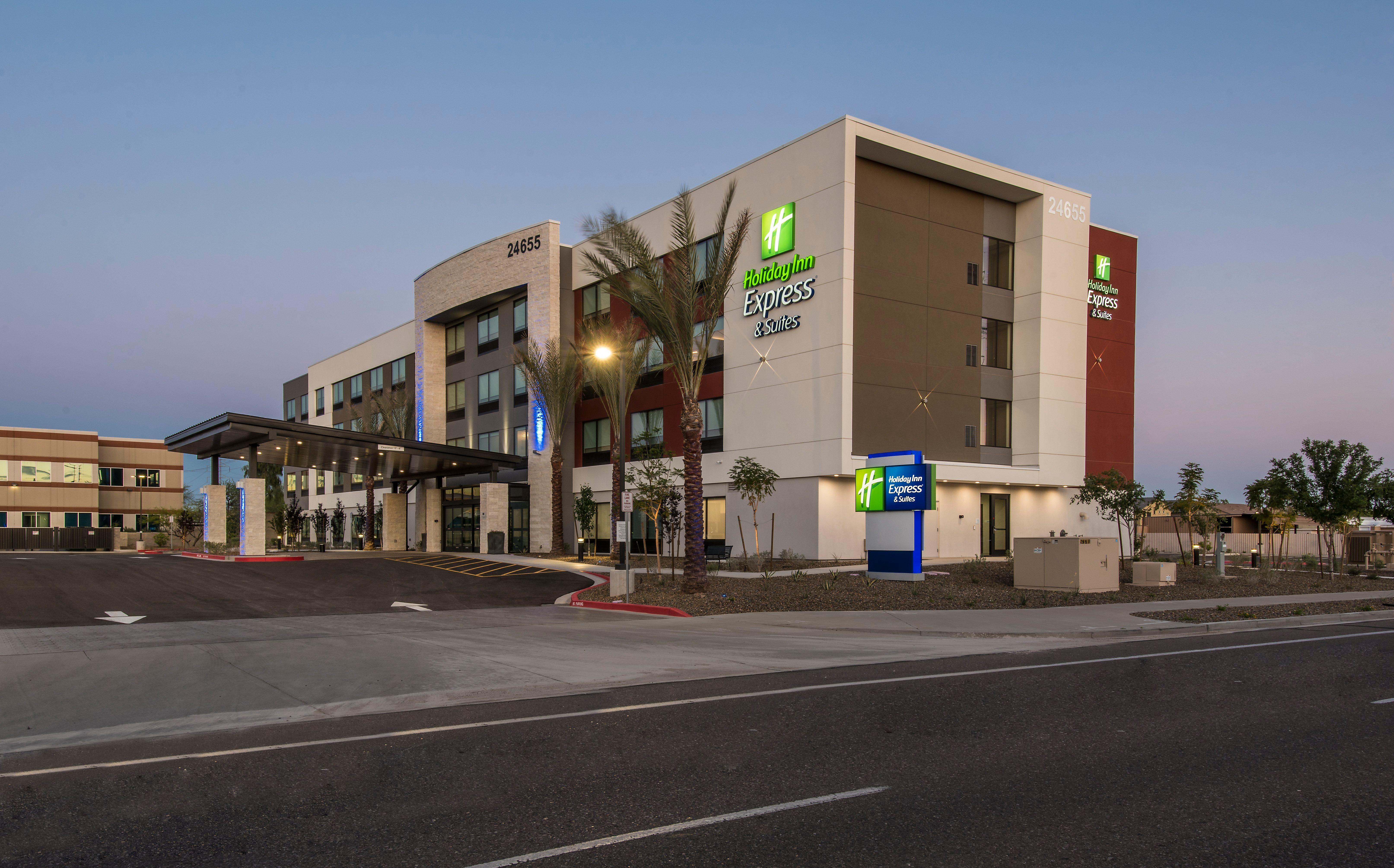 Holiday Inn Express & Suites - Phoenix North - Happy Valley By Ihg Exterior photo